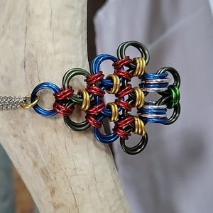 Hohoho, Merry Christmas, chainmaille Christmas Tree pendant